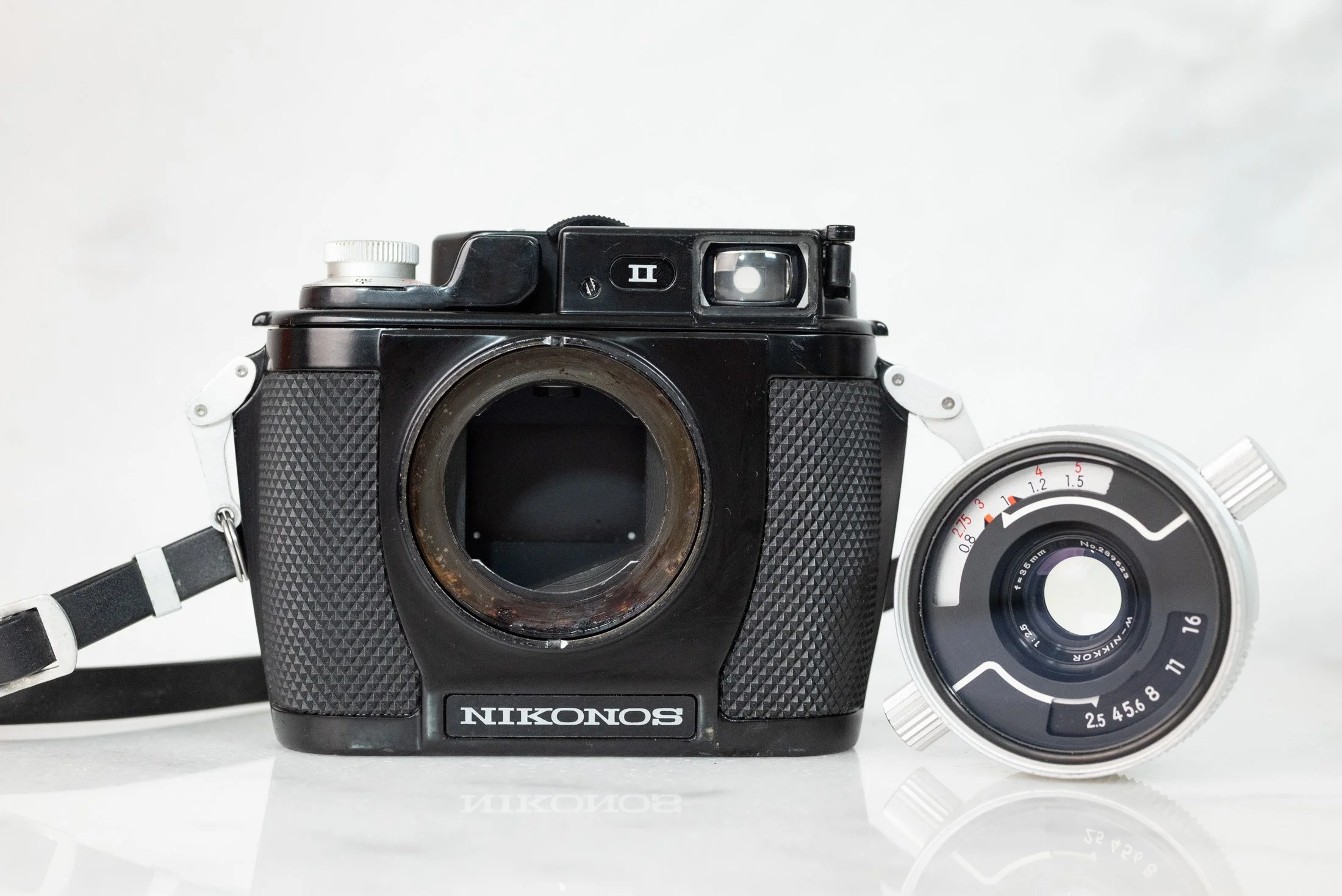 Nikon Nikonos II Underwater Dive Camera with Nikkor 35mm F/2.5